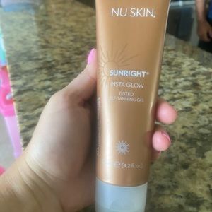 Nuskin tinted tanning gel